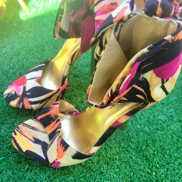 Fun Sexy Heels - Picture 3 of 15